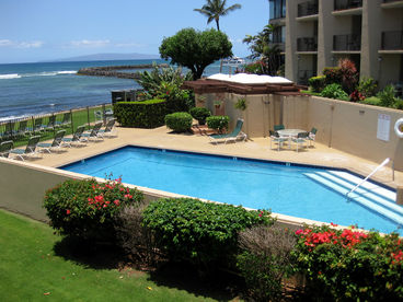 Affordable Maui Direct OCEANFRONT Deluxe Condo - Right on the water